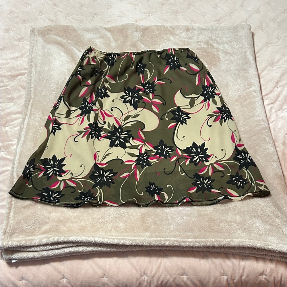 Hillard & Hanson Floral Mini Skirt - Green and Pink